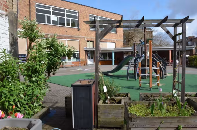 cour de l'école Vanhelmont